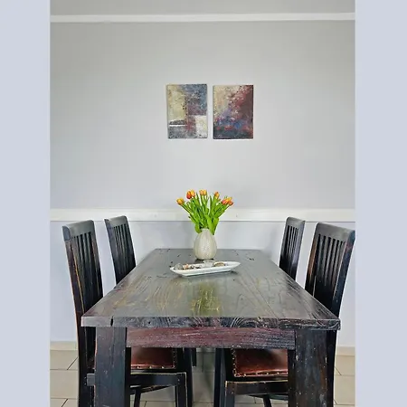 A01 Santa Maria Apartment *